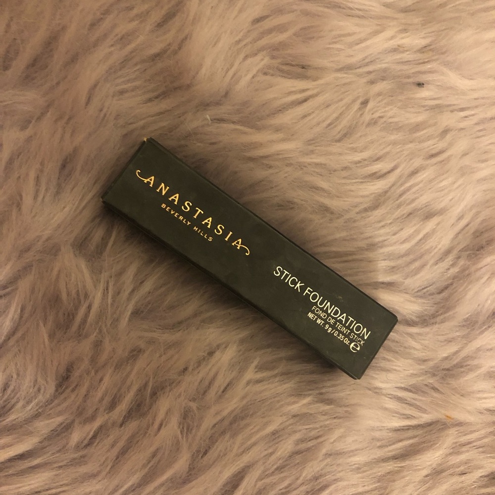 Anastasia stick foundation in fawn